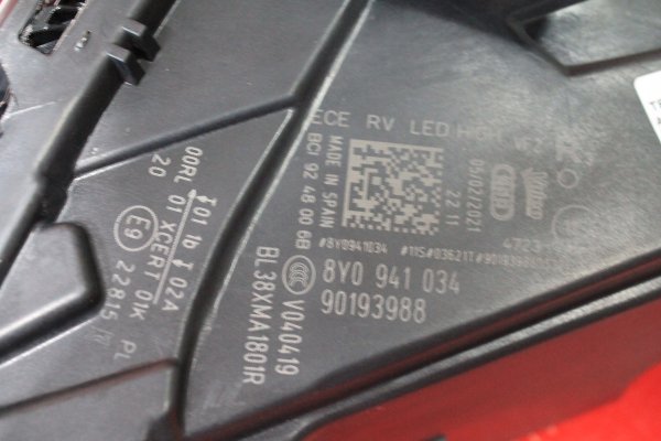 audi̇,a3,matri̇x,ful,led,sağ,sol,far,hatasiz,audi̇ a3 matri̇x ful,led sağ sol far hatasiz,audi̇ a3 matri̇x ful led sağ sol far hatasiz,8v0941034 8v0941033