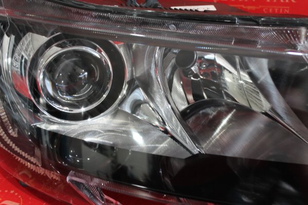 skoda,superb,xenon,sağ,far,12-15,skoda superb xenon,sağ far 12-15,skoda superb xenon sağ far 12-15,3t1941016h